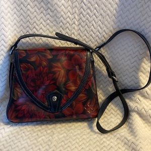 Alimena Crossbody in English Rustic Mums